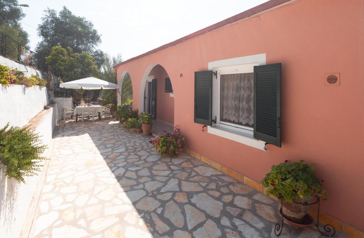 Ilia'S Holiday Home Peritheia Екстериор снимка