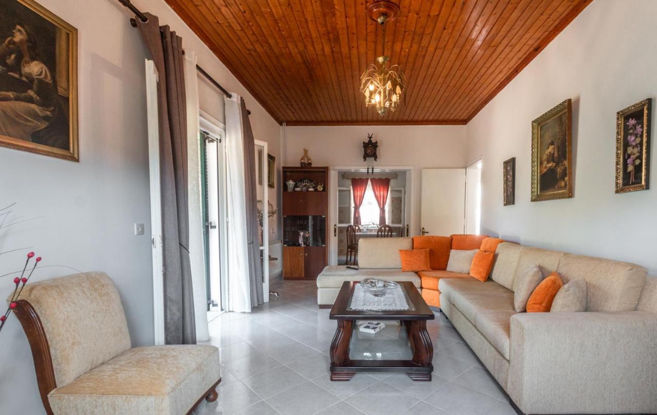 Ilia'S Holiday Home Peritheia Екстериор снимка