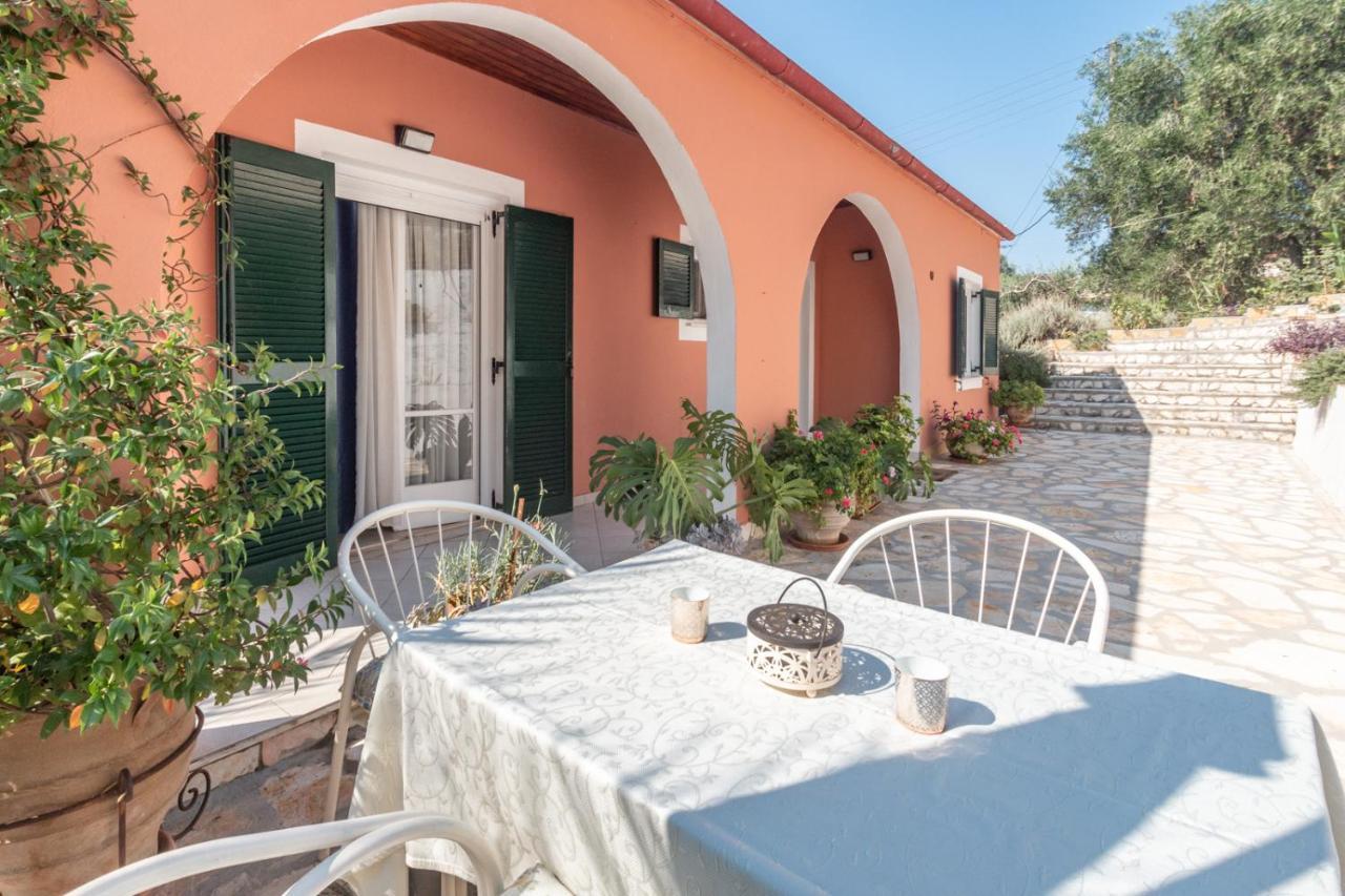 Ilia'S Holiday Home Peritheia Екстериор снимка